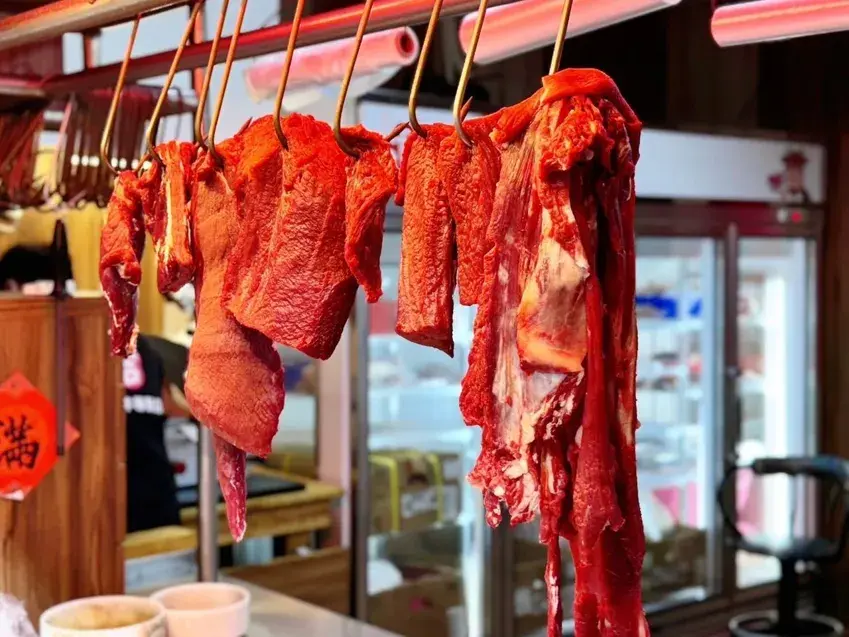 【牛肉控的天堂】Karen 永和「卡吉牛羊肉專賣店」探店心得｜新鮮溫體台灣牛、多款牛肉料理一次滿足！